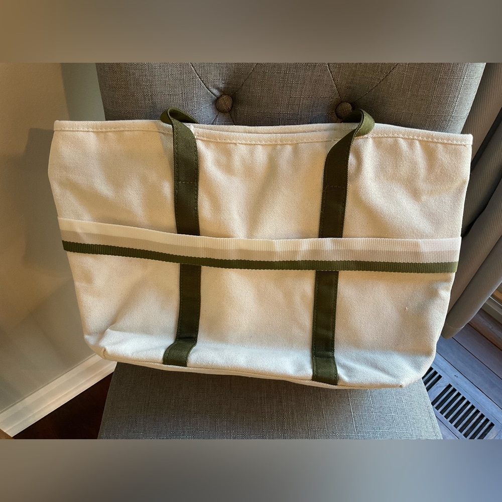 DSW Canvas Travel Tote - New Without Tags - Picture 3 of 13